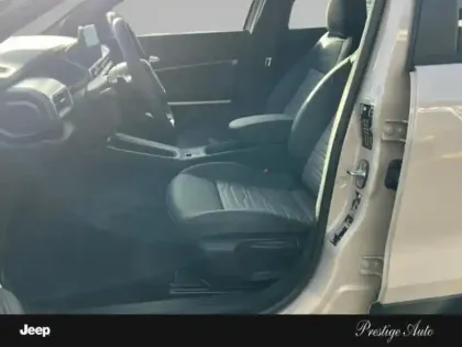 Photo 10 Jeep Avenger  1.2 Turbo T3 145ch MHEV Upland BVR6 4xe