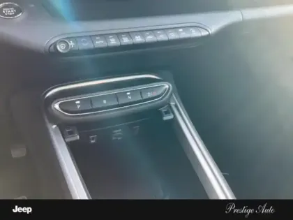 Photo 13 Jeep Avenger  1.2 Turbo T3 145ch MHEV Upland BVR6 4xe