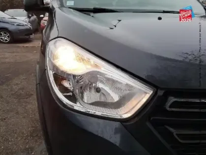 Photo 12 Dacia Lodgy  1.3 TCe 130ch FAP 15 ans 7 places E6D-Full