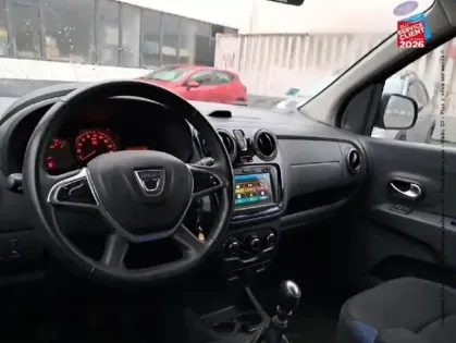 Photo 14 Dacia Lodgy  1.3 TCe 130ch FAP 15 ans 7 places E6D-Full