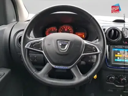 Photo 11 Dacia Lodgy  1.3 TCe 130ch FAP 15 ans 7 places E6D-Full