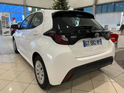 Photo 8 Toyota Yaris  116h Dynamic Business 5p + Programme Beyond Zero Academy MY22