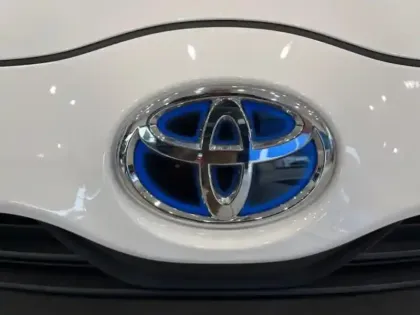 Photo 11 Toyota Yaris  116h Dynamic Business 5p + Programme Beyond Zero Academy MY22