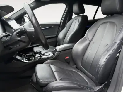 Photo 8 BMW Serie 1 Gén. III (F40) Ph1 M Sport 5