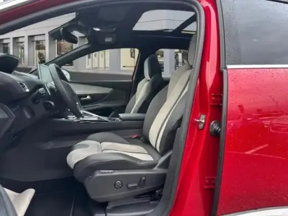 Photo 8 Peugeot 3008  HYBRID4 300ch GT e-EAT8 11cv