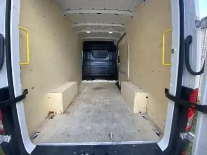 Photo 11 Volkswagen Crafter  Fg 35 L3H3 2.0 TDI 140ch Business Traction BVA8