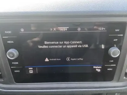 Photo 15 Volkswagen Crafter  Fg 35 L3H3 2.0 TDI 140ch Business Traction BVA8