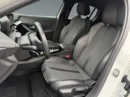 Photo 8 Peugeot 208  e- 136ch GT