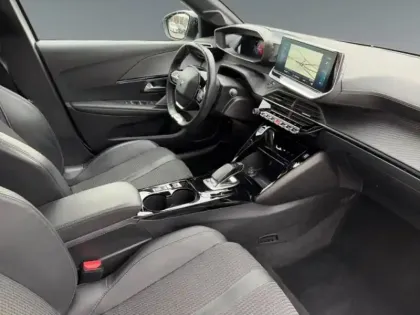 Photo 14 Peugeot 208  e- 136ch GT