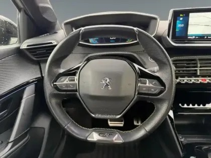 Photo 11 Peugeot 208  e- 136ch GT