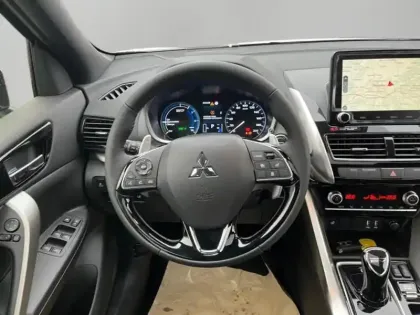 Photo 11 Mitsubishi Eclipse Cross  2.4 MIVEC PHEV 188ch Instyle 4WD