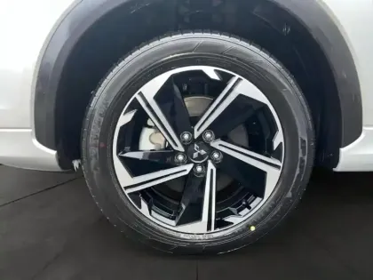 Photo 13 Mitsubishi Eclipse Cross  2.4 MIVEC PHEV 188ch Instyle 4WD