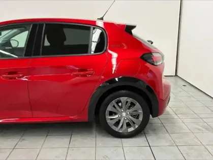 Photo 9 Peugeot 208  e- 136ch Style