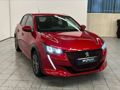 Photo 1 Peugeot 208  e- 136ch Style