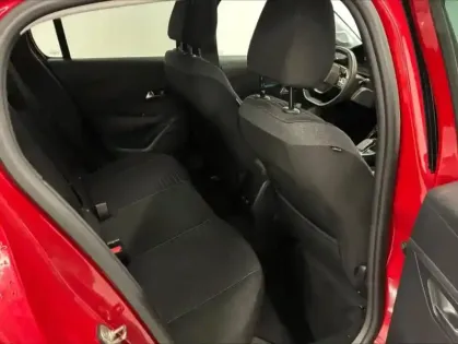 Photo 13 Peugeot 208  e- 136ch Style