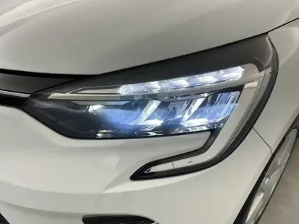 Photo 29 Renault Clio  SOCIETE E-TECH 140 - 21