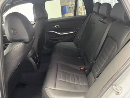 Photo 5 BMW Serie 3 Touring 320d xDrive 190 ch BVA8