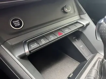 Photo 38 Audi Q3  35 TDI 150 ch S tronic 7