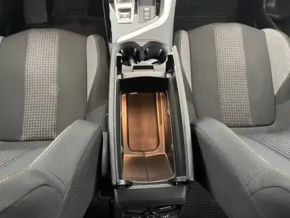 Photo 46 Peugeot 3008  Puretech 130ch S&S EAT8