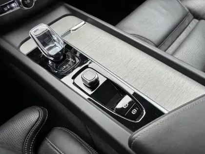 Photo 23 Volvo Xc60  T6 AWD Hybride rechargeable 253 ch+145 ch Geartronic 8