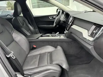 Photo 26 Volvo Xc60  T6 AWD Hybride rechargeable 253 ch+145 ch Geartronic 8