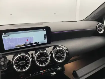 Photo 27 Mercedes Classe A  200 7G-DCT