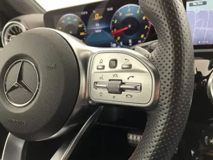 Photo 23 Mercedes Classe A  200 7G-DCT