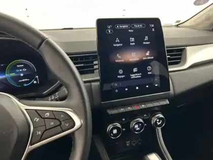 Photo 20 Renault Captur  E-Tech full hybrid 145