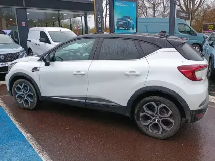 Photo 1 Renault Captur  E-Tech full hybrid 145