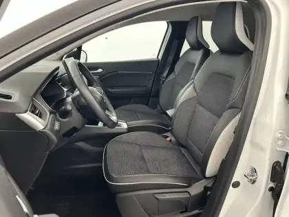 Photo 17 Renault Captur  E-Tech full hybrid 145