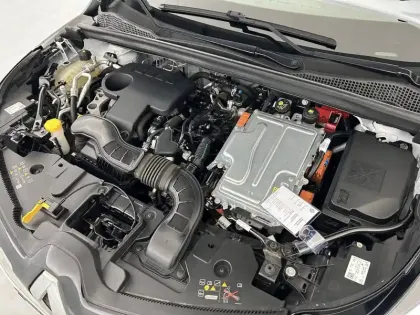 Photo 29 Renault Captur  E-Tech full hybrid 145