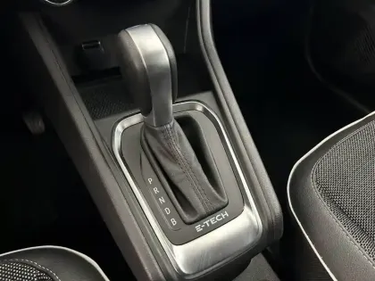 Photo 21 Renault Captur  E-Tech full hybrid 145