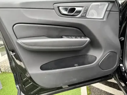 Photo 29 Volvo Xc60  T6 AWD Hybride rechargeable 253 ch+145 ch Geartronic 8