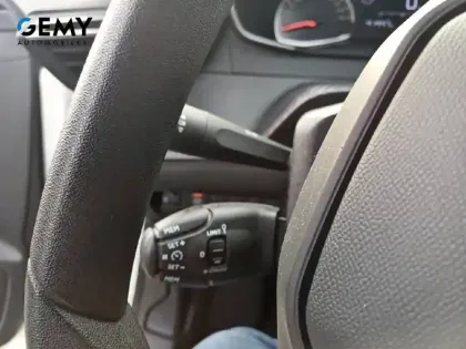 Photo 14 Peugeot 208  PureTech 75 S&S BVM5