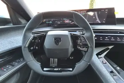 Photo 11 Peugeot 3008  Plug-in Hybrid 195 e-DCS7