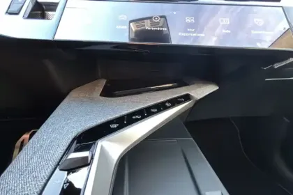 Photo 16 Peugeot 3008  Plug-in Hybrid 195 e-DCS7