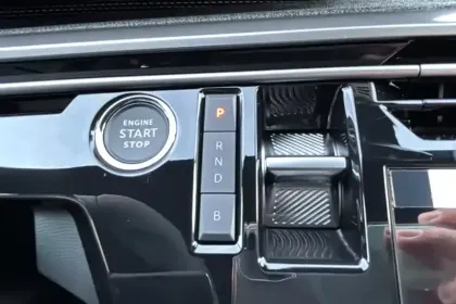 Photo 13 Peugeot 3008  Plug-in Hybrid 195 e-DCS7