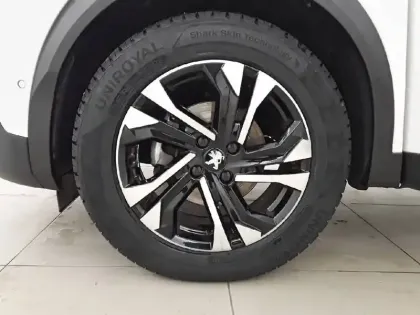 Photo 12 Peugeot 2008  PureTech 130 S&S EAT8