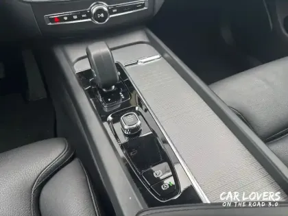 Photo 12 Volvo Xc60  T6 Recharge AWD 253 ch + 145 ch Geartronic 8