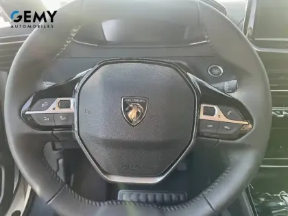 Photo 38 Peugeot 2008  Electrique 54 kWh 156 ch