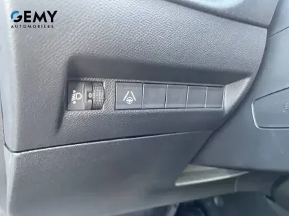 Photo 63 Peugeot 2008  Electrique 54 kWh 156 ch