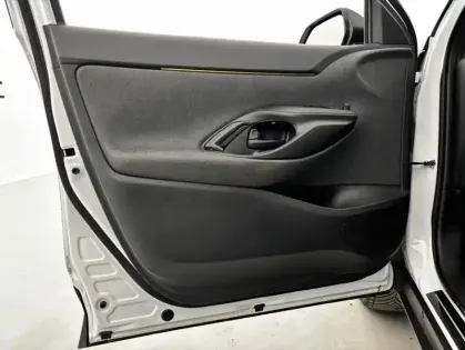 Photo 11 Toyota Yaris Hybride 116h 2WD Design 5p