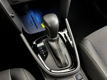 Photo 20 Toyota Yaris Hybride 116h 2WD Design 5p