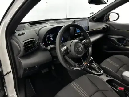 Photo 13 Toyota Yaris Hybride 116h 2WD Design 5p