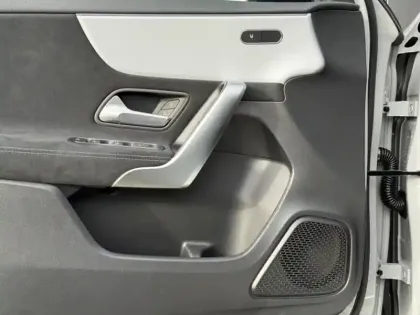 Photo 16 Mercedes Classe A 180 AMG Exclusive Design d Exclu