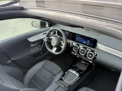 Photo 8 Mercedes Classe A 180 AMG Exclusive Design d Exclu