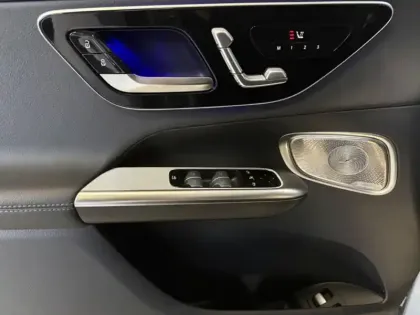 Photo 17 Mercedes Classe GLC SUV 300 e Hybrid EQ 4MATIC AMG Line