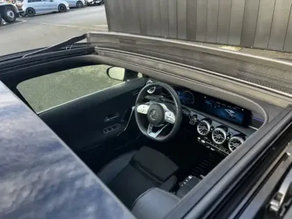 Photo 18 Mercedes Classe A 200 d AMG Line