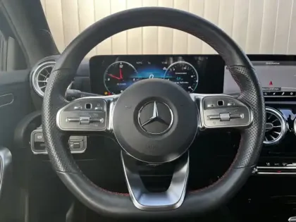 Photo 21 Mercedes Classe A 200 d AMG Line