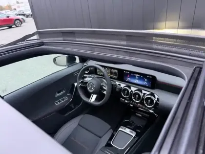 Photo 9 Mercedes Classe A 200 d Star Edition